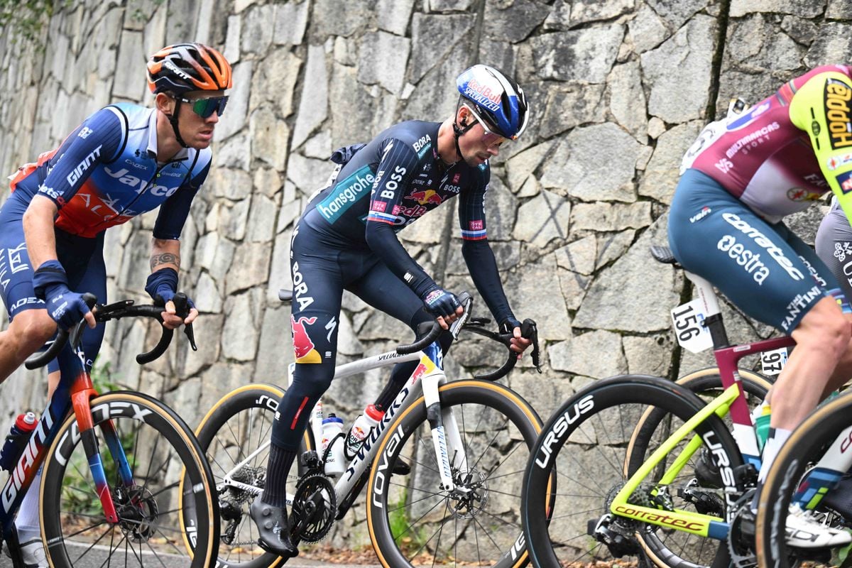 Geen strijd met Pogacar en Evenepoel: Roglic beëindigt seizoen en skipt Ronde van Lombardije