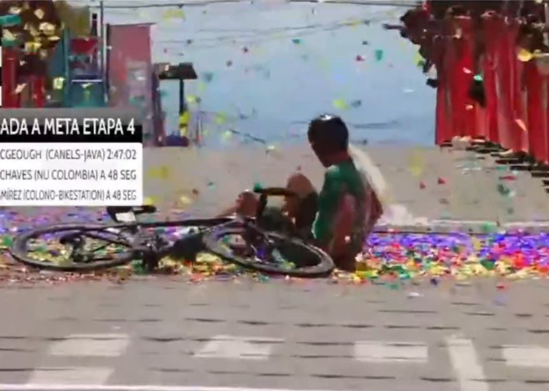 🎥 You can't make this up! Inattentive rider slips and crashes due to confetti on the road