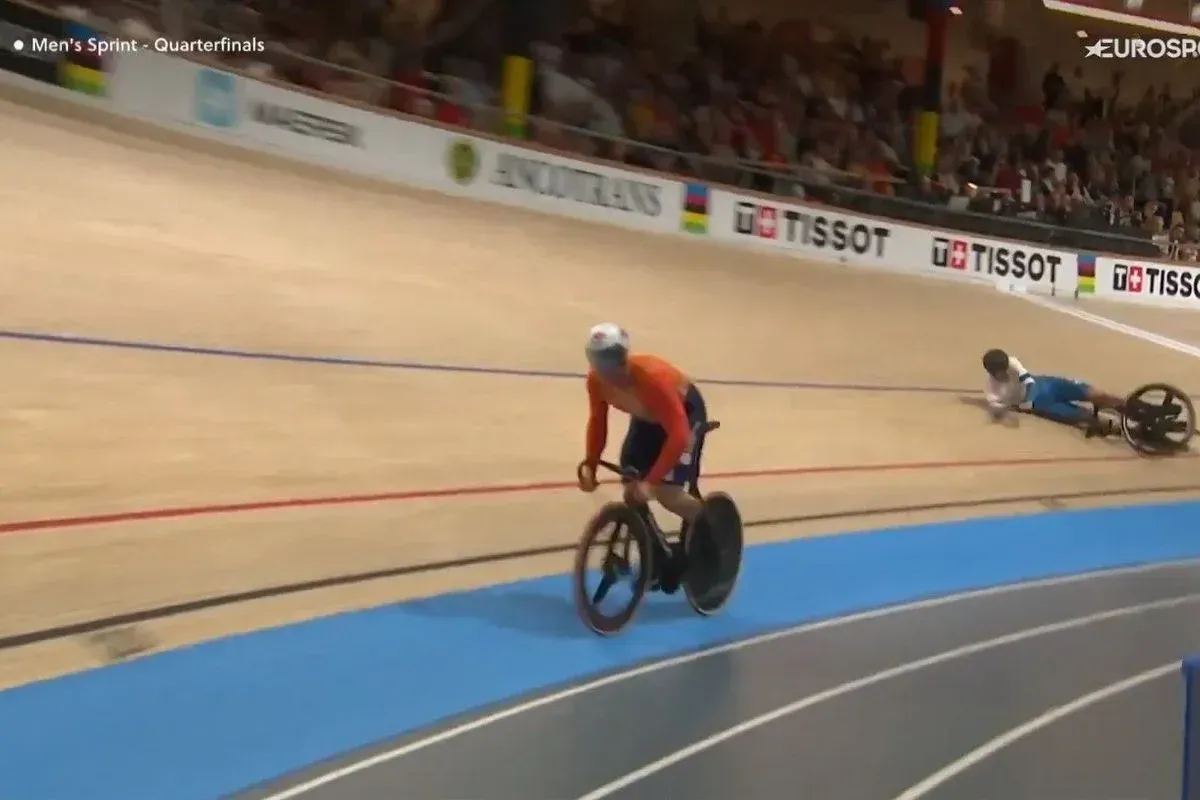 🎥 Yakovlev delives bizarre sprint performances against Hoogland at the World Track Cycling Championships