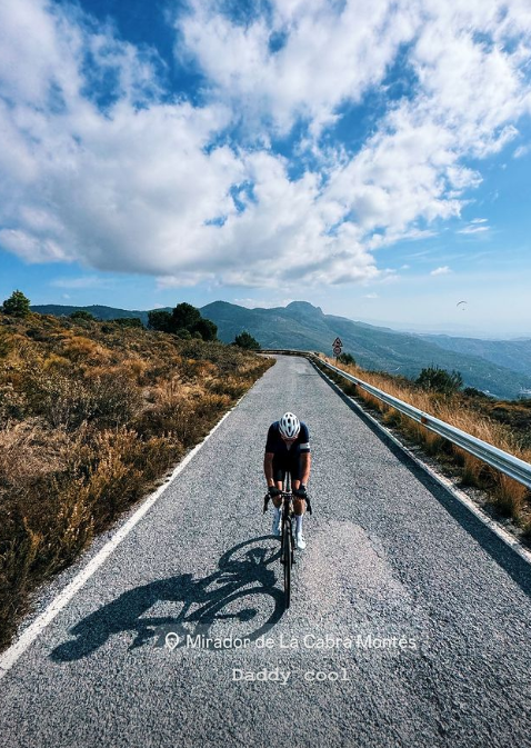 📸 'Daddy cool'; Mathieu en Adrie van der Poel trekken er samen op uit in Spanje