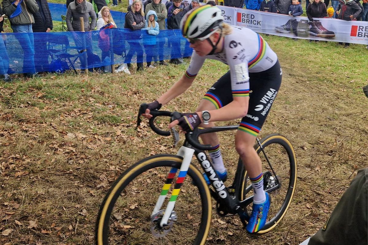 Fem van Empel haalt haar gram: 'Het is voor mij reageren met de pedalen, dus bij deze'