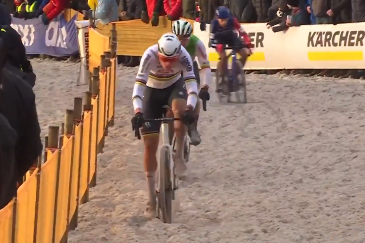 Laurens Sweeck "saw stars" in the wheel of Mathieu van der Poel: "That's where he finishes us off"