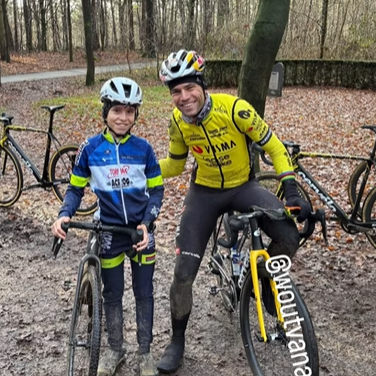 🎥 Eerste crosstraining voor Mol en clash met Van der Poel doet Van Aert met Soete en elfjarige Loic Wynants