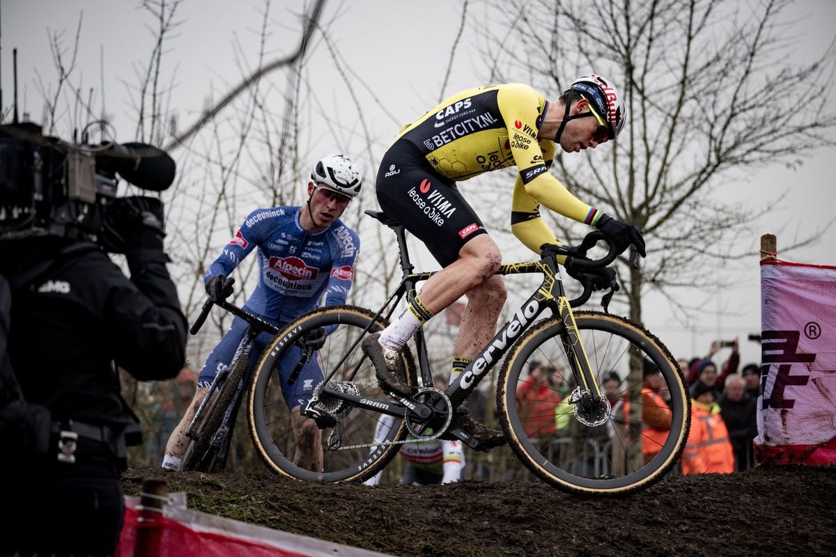 Van Aert and his 5 cyclo-cross races: "Competing in 10 races during the holidays would not do me any good"