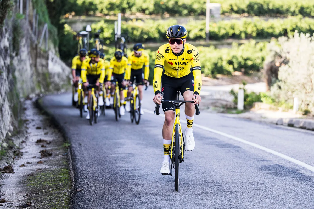 Voorbeschouwing Tour de l'Ain 2025 | Uijtdebroeks en Kelderman namens Visma | LaB naar pittige Franse driedaagse