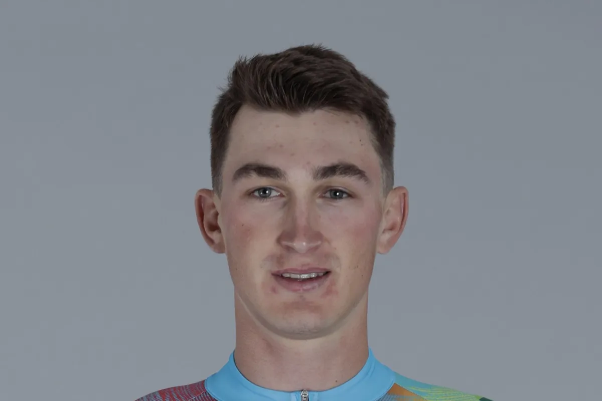 Deelnemers, rugnummers en uitvallers Tour de France 2025 | Astana laat Fedorov niet van start gaan met darmklachten