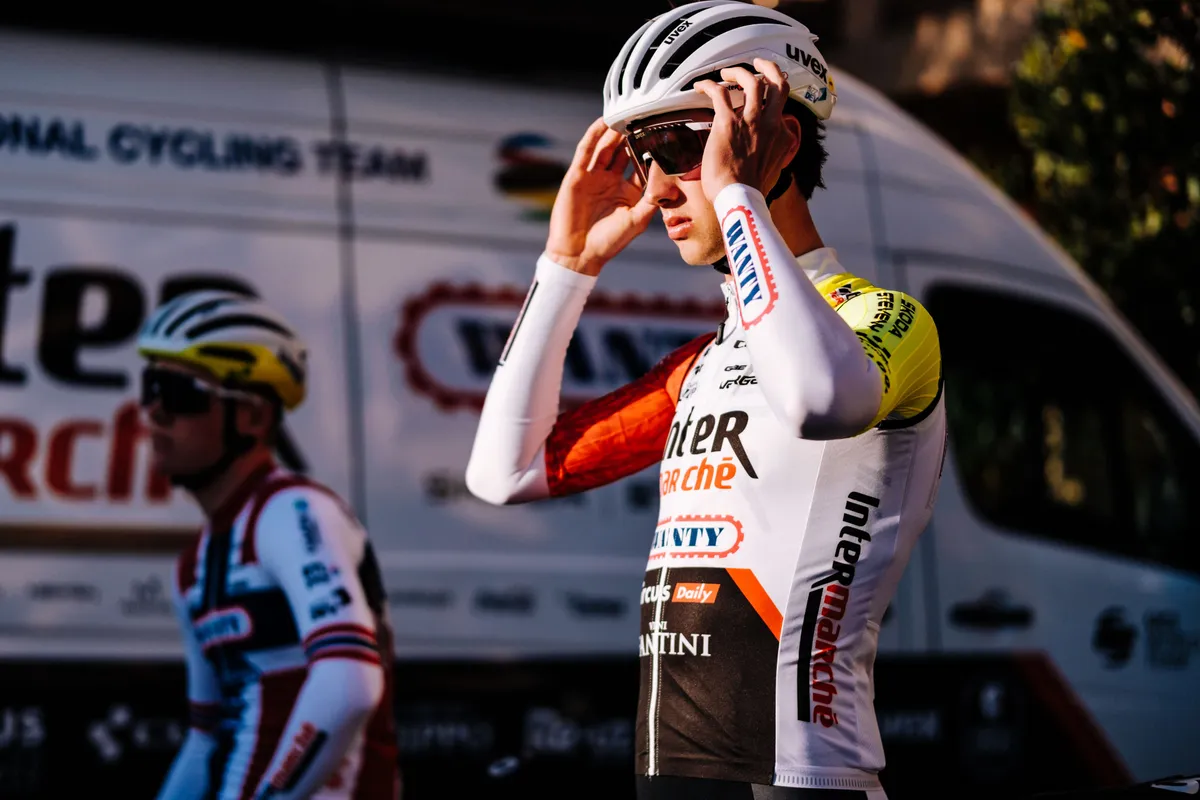 Huub Artz staat voor grote ronde-debuut in Vuelta namens Intermarché-Wanty, dat 4 Belgen meebrengt