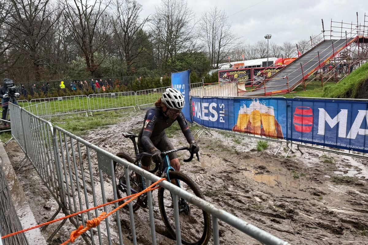 Pieterse moest 'op het zadel sprinten' met lek, Van Empel was fysiek niet in orde: 'Lichaam was compleet in shock'