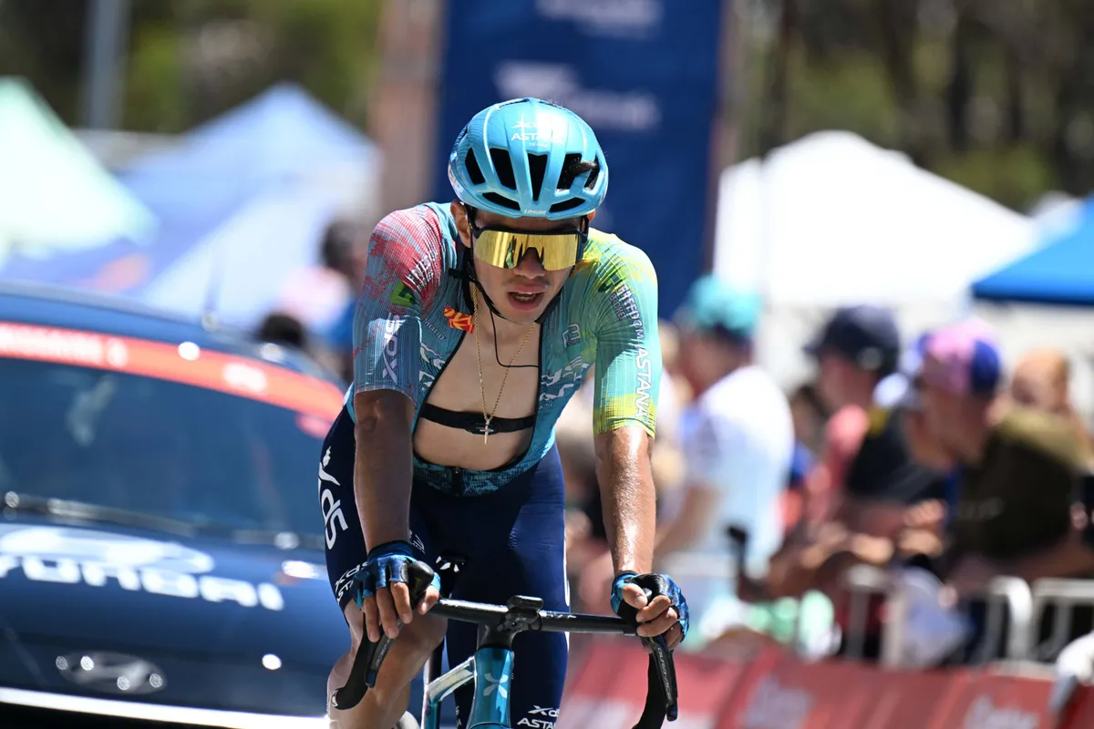 Deelnemers, rugnummers & uitvallers Vuelta a Espana 2025 | Ziekte voor de race laat Higuita vermoeid afstappen