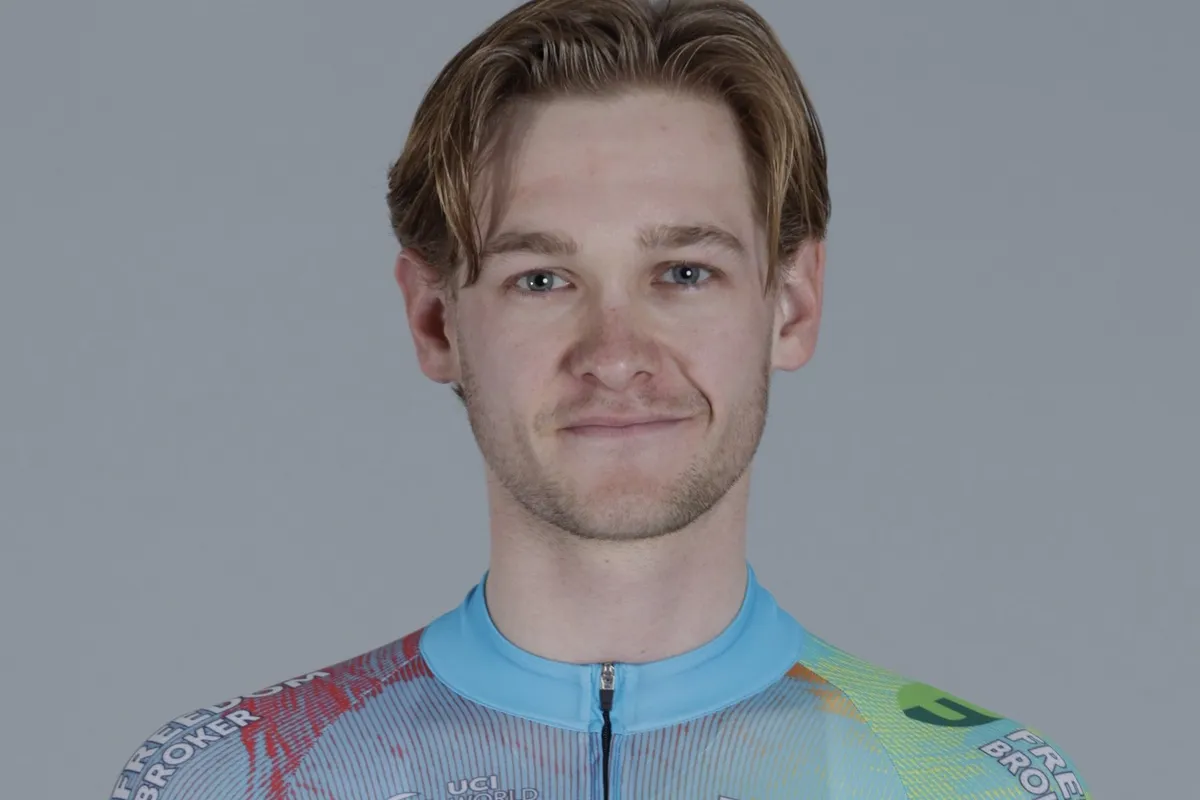 LIVE Clasica San Sebastian 2025 | Nederlandse inbreng in kopgroep: Van Bekkum (Astana) en Leijnse (Picnic) mee