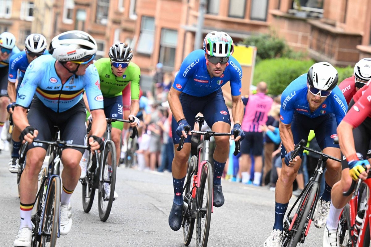 Opvallende buiging voor Pogacar richting Strade Bianche: 'Staat niemand op startlijst die hem ook maar kan proberen volgen'