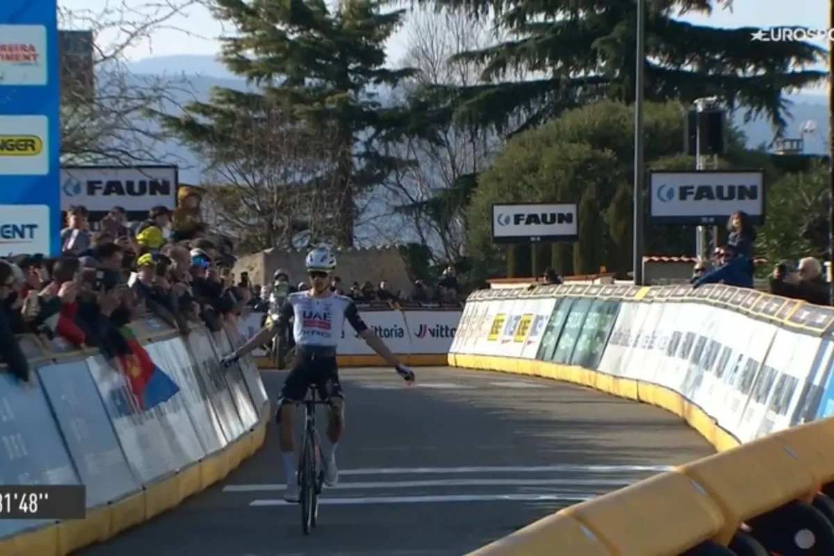 Ayuso rijdt alle frustraties van zich af met verschroeiende solo á la Pogacar in Faun Drome Classic