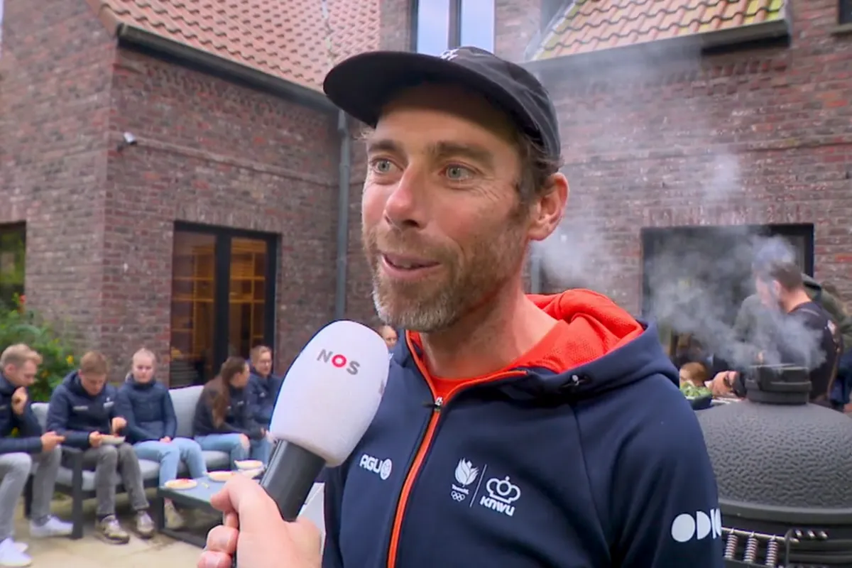 Wellens en Wiebes winnen Nederlandse gravelrace waar Ten Dam bijzondere middag kende: 'Hele dikke kont zo voor me'