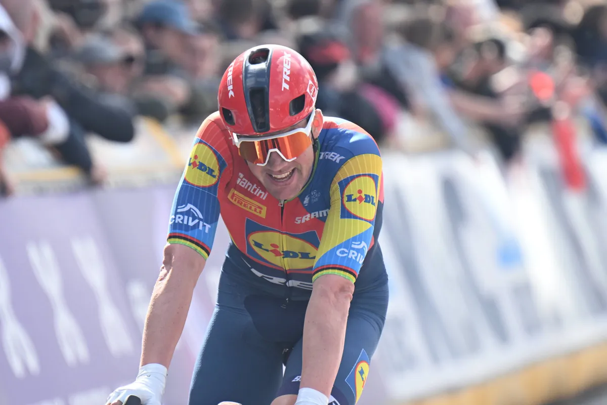 Pedersen bereidt zich met bizarre trainingsmethode voor op Giro: 'Het is verschrikkelijk, maar ook verschrikkelijk effectief'