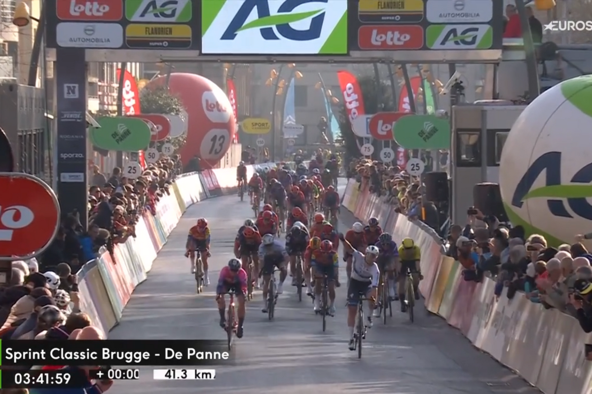 Na Sanremo-primeur is Wiebes ook de sterkste in Classic Brugge-De Panne, weer valpartijen in finale