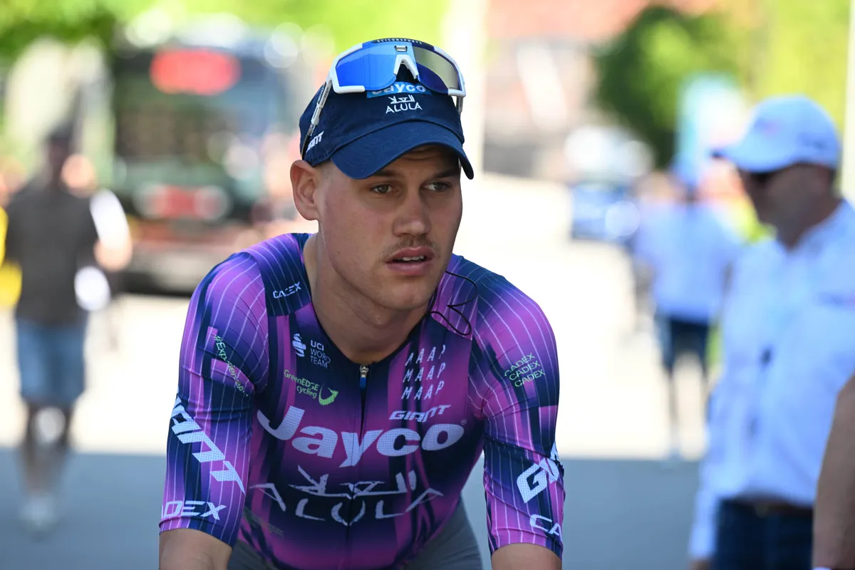 Krijgt Van Aert verrassende concurrent in de Giro? Ploegleider tipt naam voor gravelrit: ‘De rit is nu een stuk zwaarder'