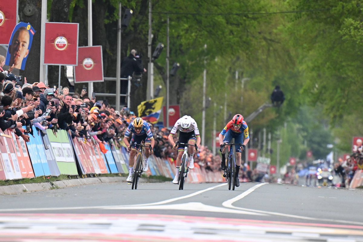 Can Evenepoel learn from his Amstel Gold mistake? “Sprint win against Wout was a poisoned gift,” says team director