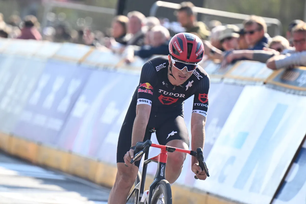 Nederlandse voorjaarsrevelatie Rick Pluimers staat nu voor Giro-debuut: 'We missen Arvid natuurlijk, maar schuiven zelf nu plek op'