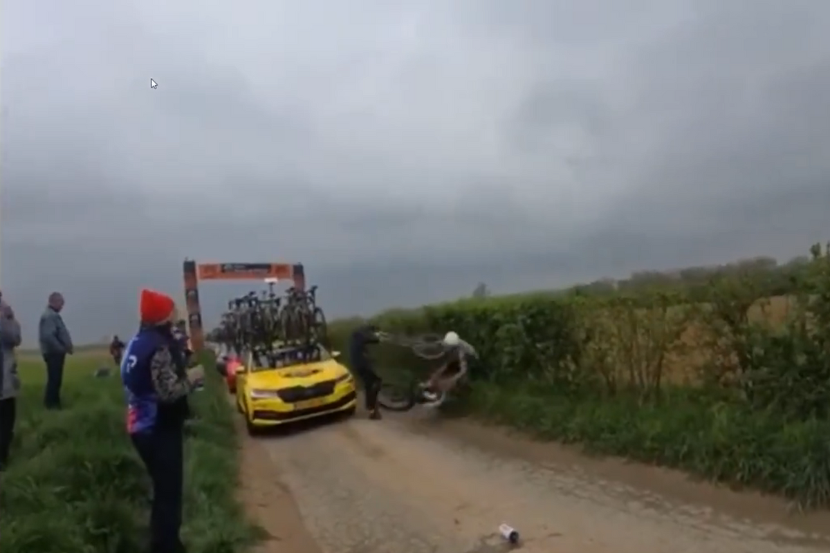 🎥 Alpecin domestique Dillier shares update after brutal crash with Visma | LaB mechanic: "I appreciate the sincere apology"