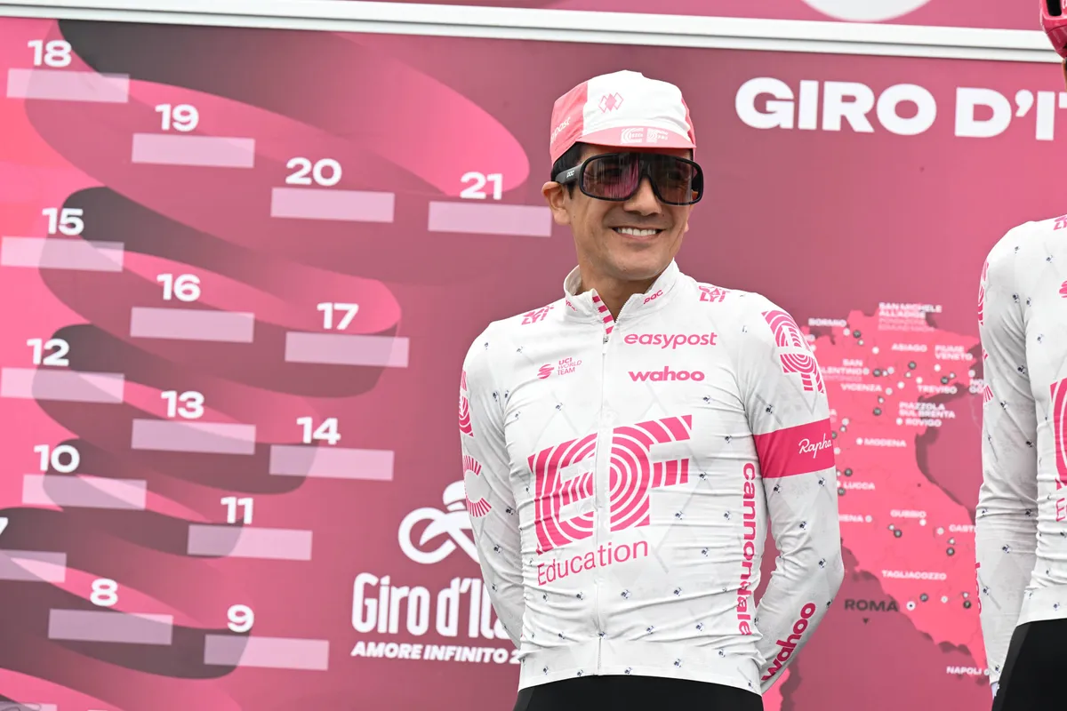 LIVE etappe 20 Giro d'Italia 2025 | UAE lokt EF uit de tent, ploeg Carapaz moet werken voor bonificatie-kans