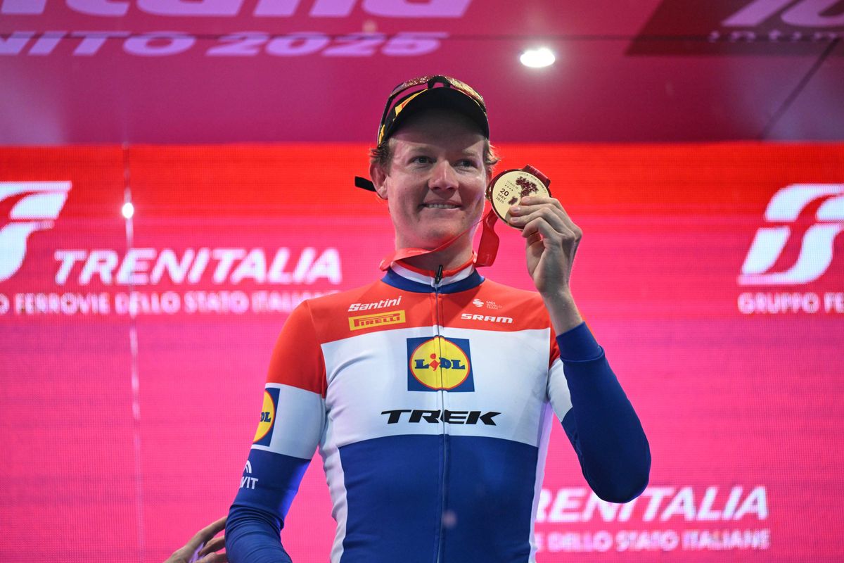 Hoole names difference between "beautiful leader" Mads Pedersen and Mathieu van der Poel