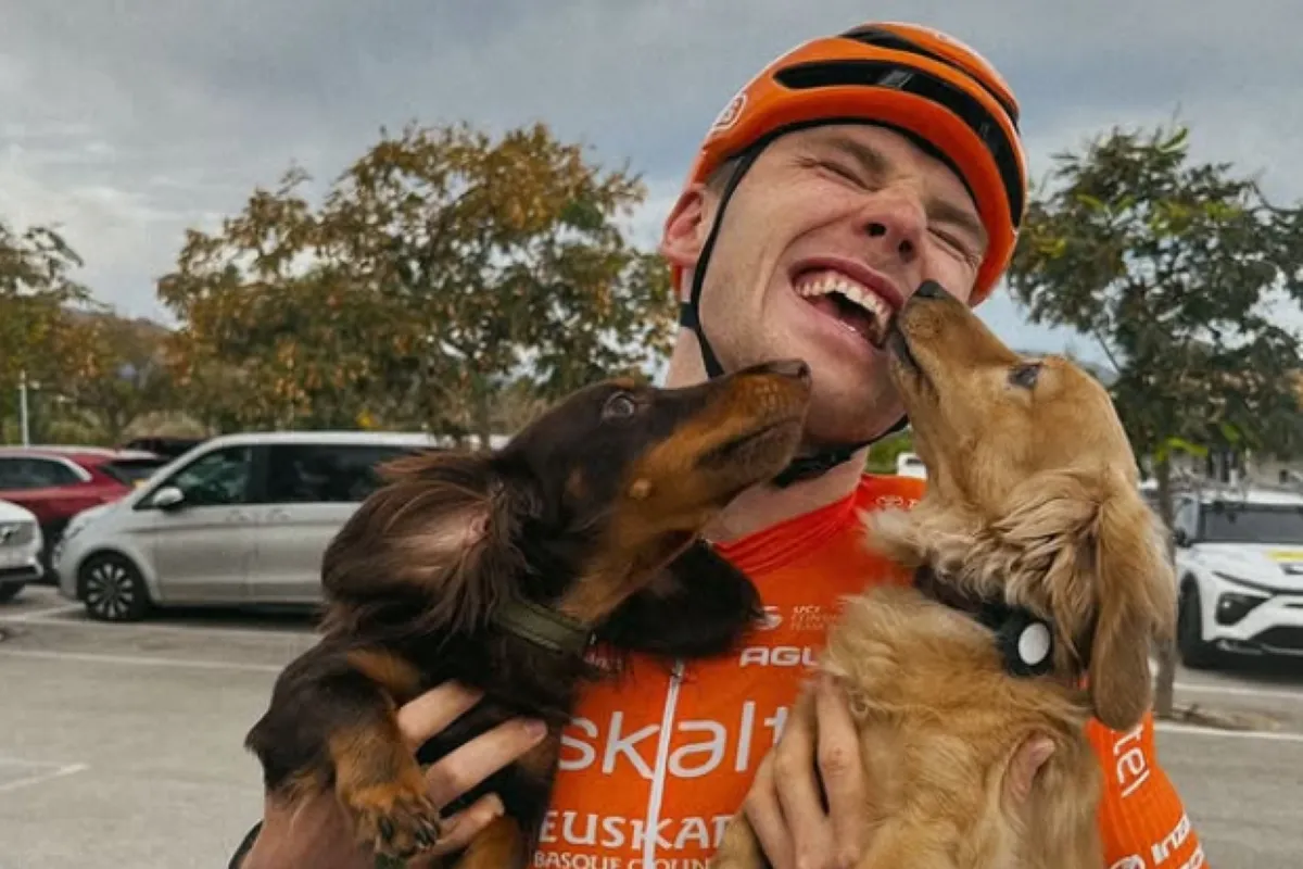 Ondertussen in het peloton | David Dekker moet geopereerd worden aan bekende wielrennersblessure