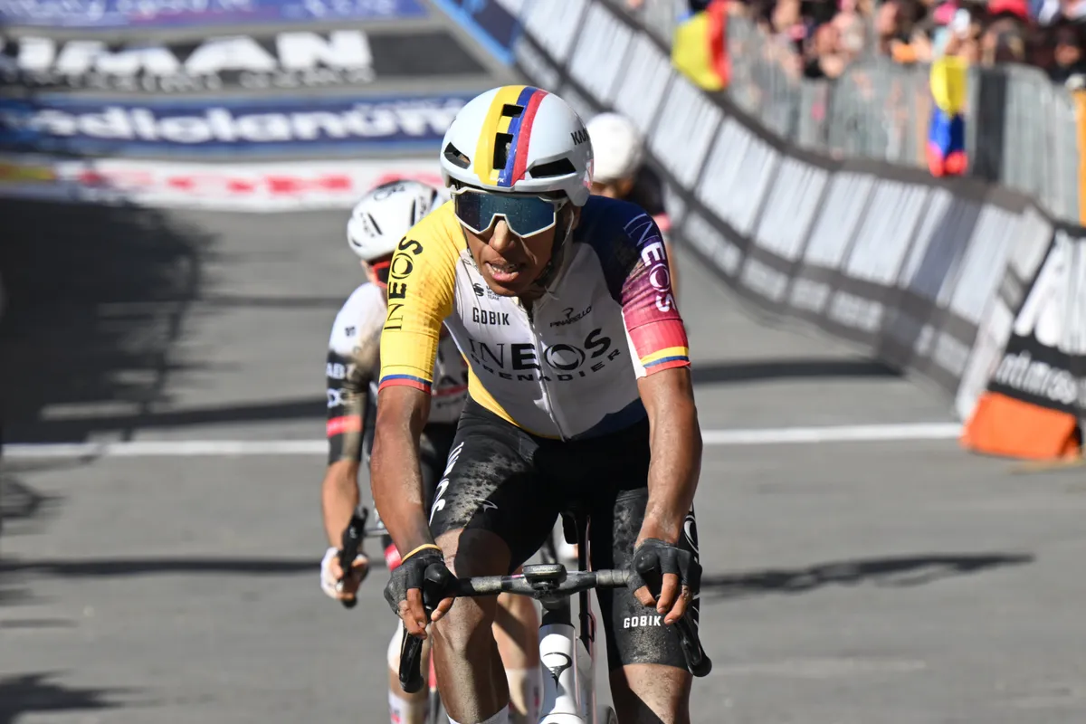 Bernal, die prima dag kende in gravelrit, lovend over UAE-ster: 'Het is duidelijk dat hij de Giro kan winnen'