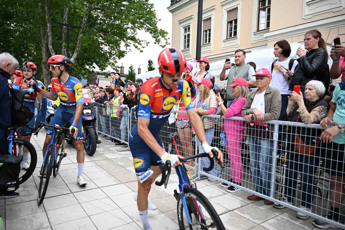 🎥 Vrees wordt werkelijkheid: Giulio Ciccone (Lidl-Trek) moet Giro d'Italia verlaten, Mads Pedersen met kniepijn
