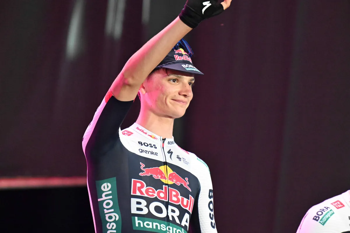 LIVE etappe 19 Giro d'Italia 2025 |Lemmen blijft over in selecte kopgroep, heeft Pellizzari plannen?