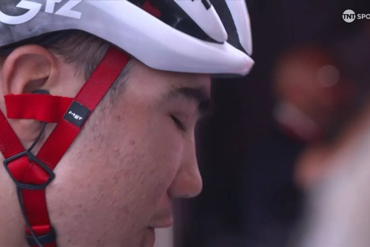 Bijensteek in oog doet Juan Ayuso de das om: Spanjaard verdwijnt uit Giro d'Italia
