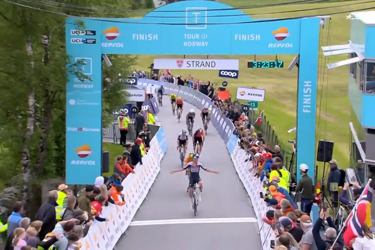 Van Gils takes advantage of early sprint from leader Brennan to claim victory on stage 3 of Tour of Norway