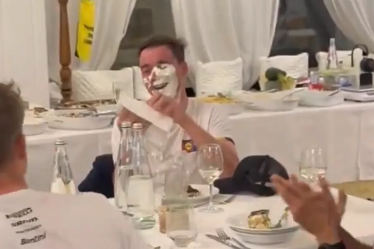 Ondertussen in het peloton | Ex-renner verrast Pedersen smakelijk na vierde ritzege in Giro