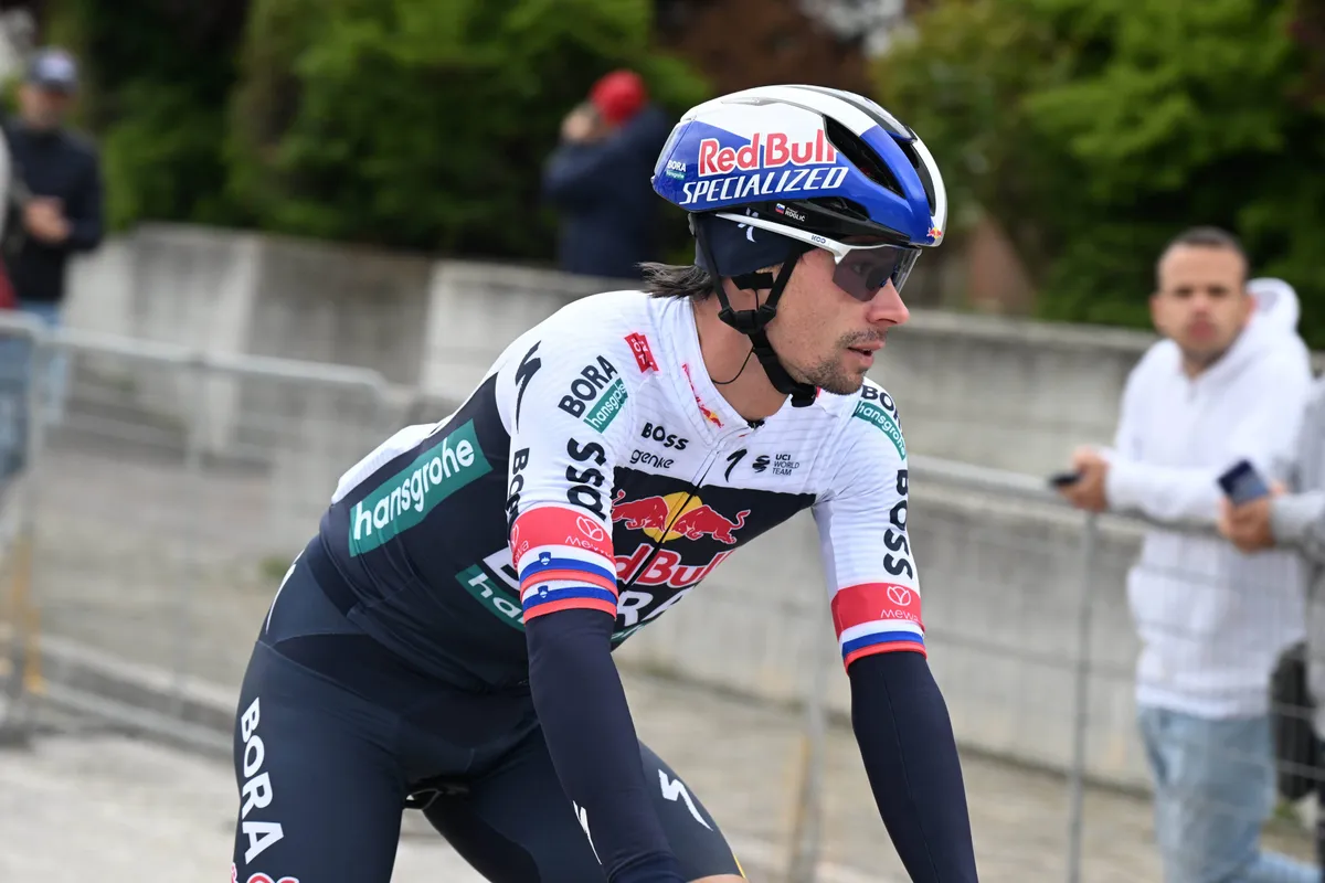 Klassementen Giro d'Italia 2025 | Del Toro nieuwe leider, Roglic zakt naar plek 10