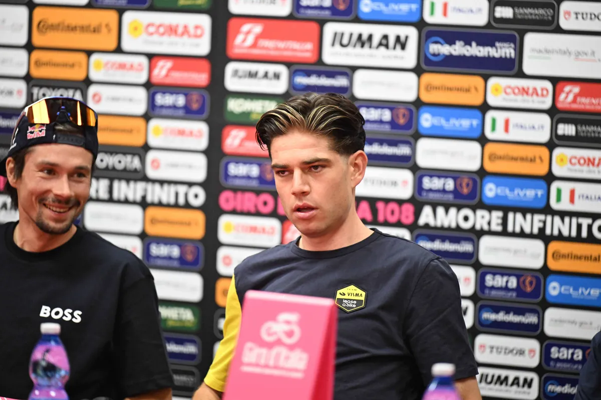 Primoz Roglic en Wout van Aert dollen aan vooravond van Giro d'Italia: 'Geen commentaar'