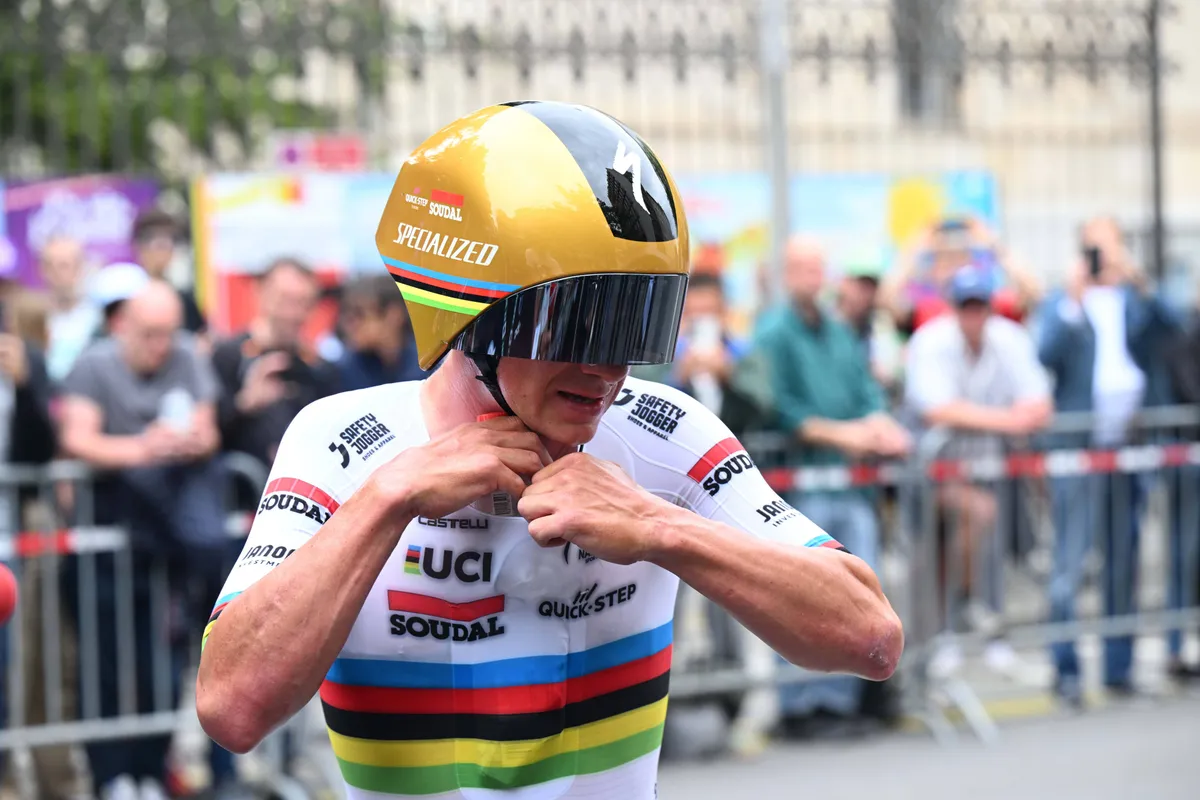 Starttijden tijdrit etappe 5 Tour de France 2025 | Hoe laat starten uitdagers van Evenepoel, Vingegaard en Pogacar?