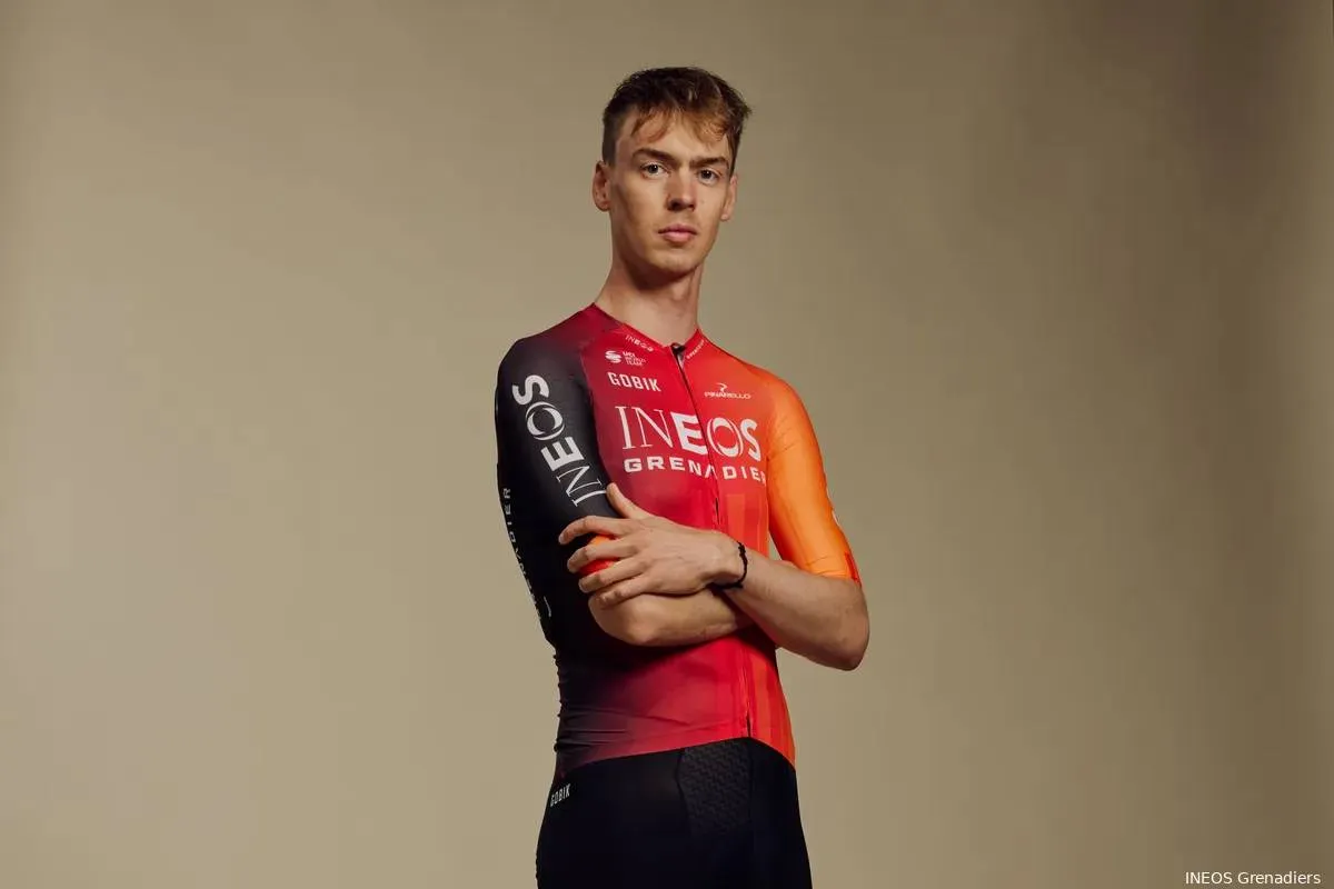 INEOS banking on ‘Arensman 2.0’ at the Giro: New coach, letting teammates drop him, and co-leadership with Bernal