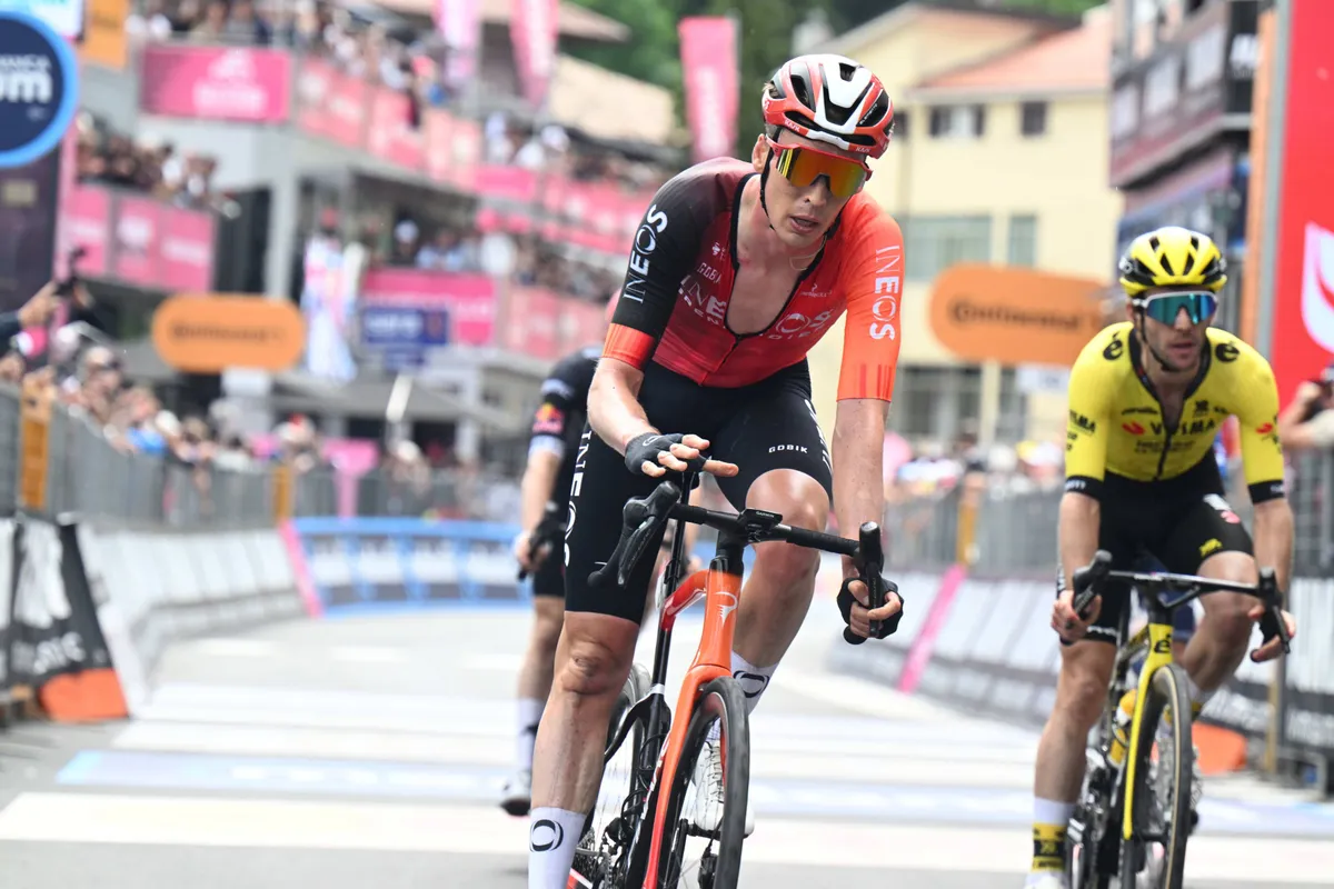 Klassementen Giro d'Italia 2025 | Arensman en Yates vallen uit top-10, Del Toro weer steviger in het roze