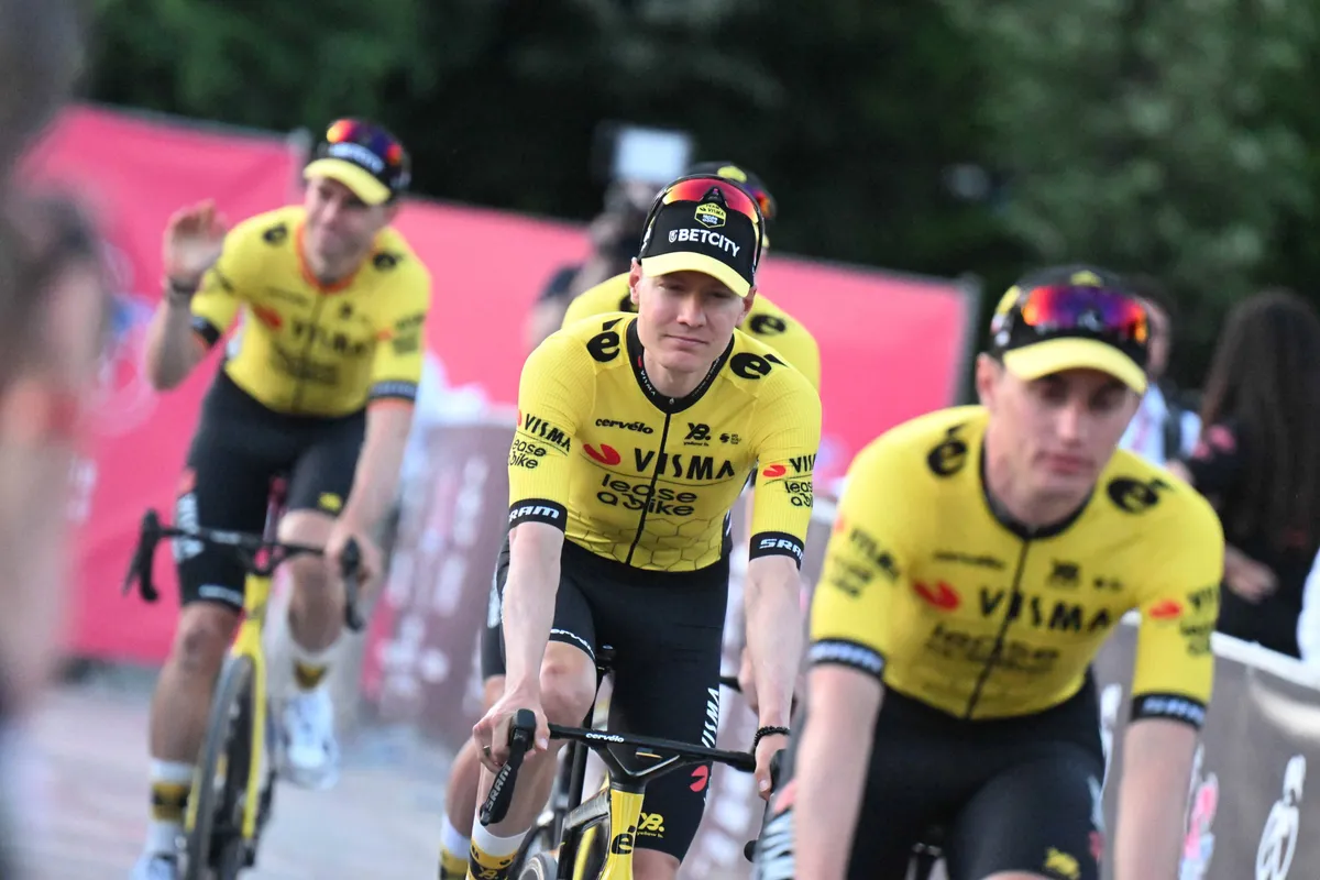 Wilco Kelderman met 'mooie mix' Visma | Lease a Bike bezig aan 18e grote ronde: 'Simon Yates hoef je niet veel bij te brengen'