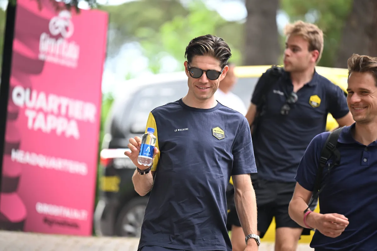 Wout van Aert heeft finale van openingsrit Giro d'Italia verkend: 'Mooie kans voor de aanvallers'