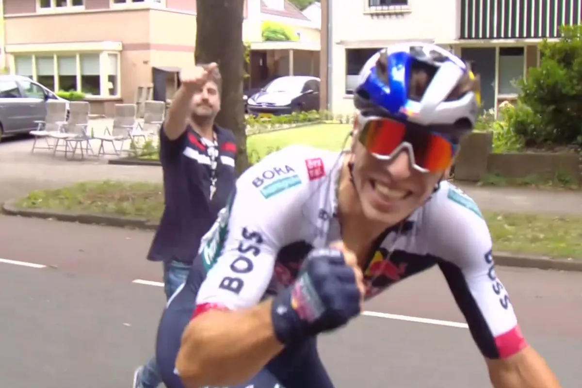 Van Poppel maakt na 4 jaar afwezigheid declassering uit 2019 goed met onverwachte stunt op NK