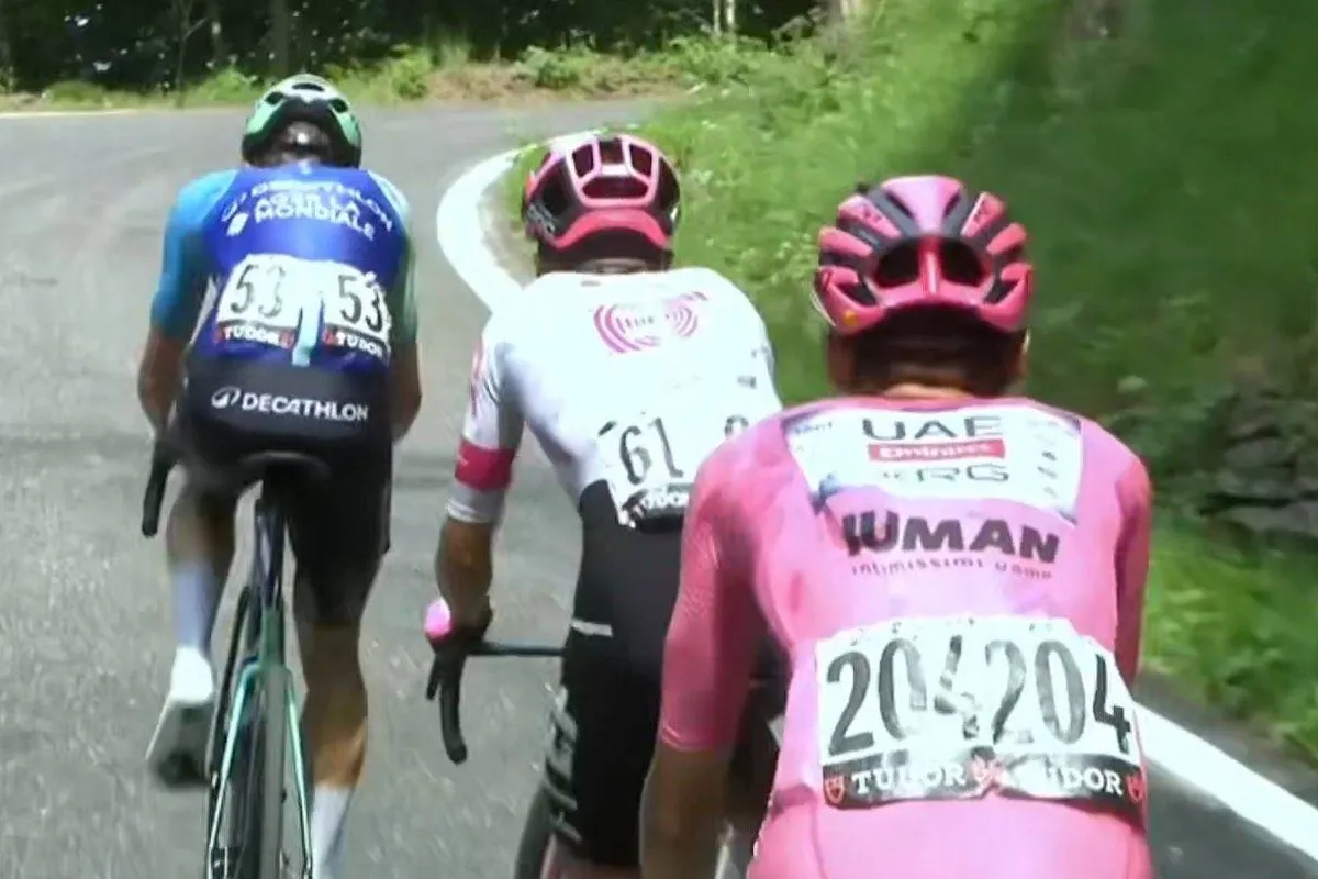 De Giro-vraag waar nog geen antwoord op kwam, tot nu: wáárom reed De Bondt plots op kop voor Carapaz?