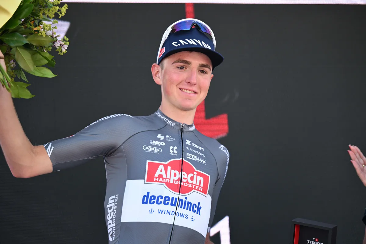 Van crosser, naar WorldTour-renner, naar Tourdebutant: Van der Poel-helper maakt indruk tijdens eerste Tour