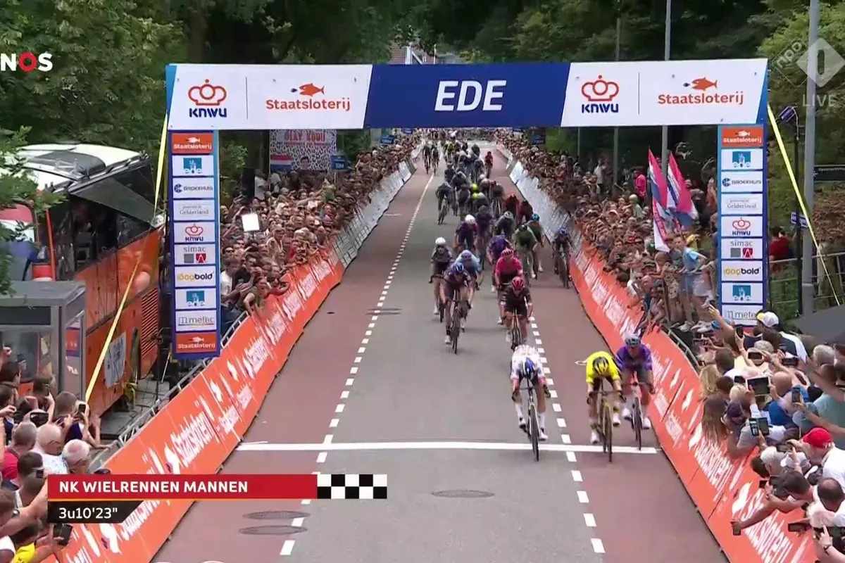 Winnaar pur sang Dylan Groenewegen neemt geen genoegen met NK-brons: 'Ik ben zeker niet blij'