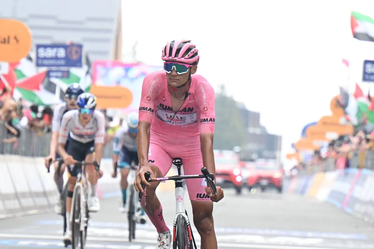 Fines and time penalties Giro d'Italia 2025 | Mountain stage full of crazy moments, but no penalties handed out