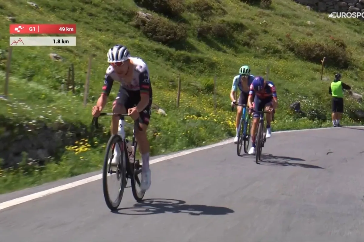 LIVE etappe 4 Ronde van Zwitserland 2025 | Almeida rijdt iedereen los op 50 kilometer van de finish