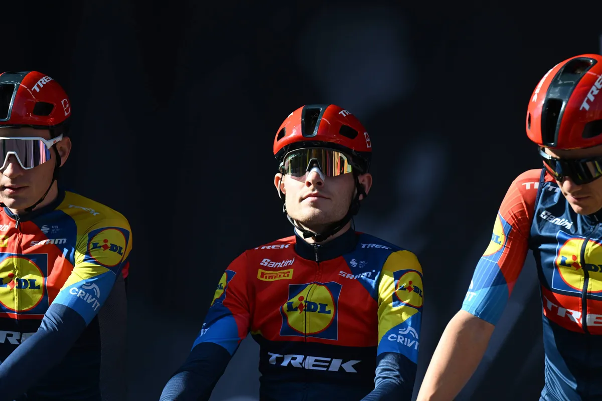 Belgische bodyguard van Mattias Skjelmose: 'Misschien is die ziekte juist wel een opportuniteit richting Tour de France'