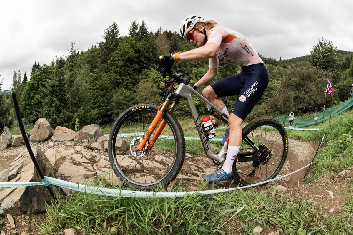Programma WK mountainbiken 2025 | Pieterse vandaag al in actie, dit weekend sluitstuk met Van der Poel