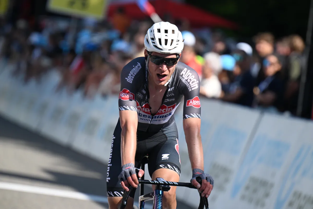 Deelnemers, rugnummers & uitvallers Vuelta a Espana 2025 | Alpecin-Deceuninck ziet Debruyne woensdag niet opstappen