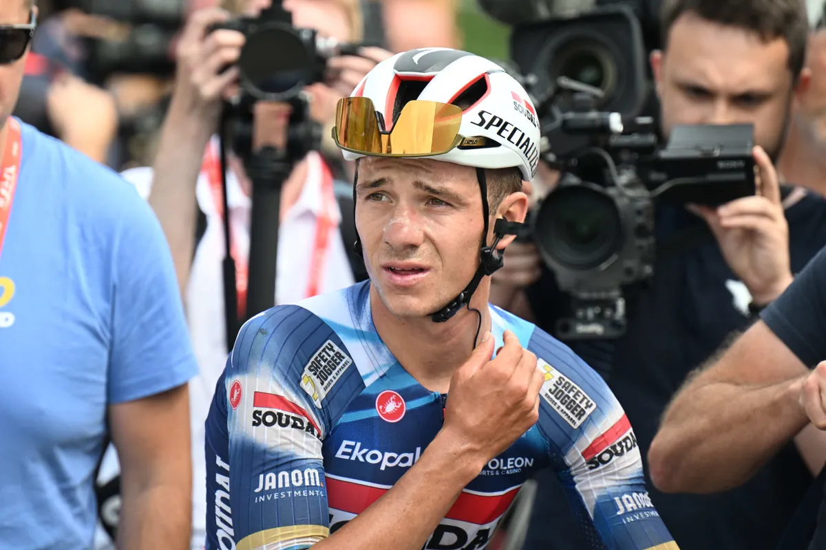 Evenepoel weet wat hem te doen staat in aanloop naar Tour en gaat daar vooral één iemand erg missen: 'Was hier veel alleen'