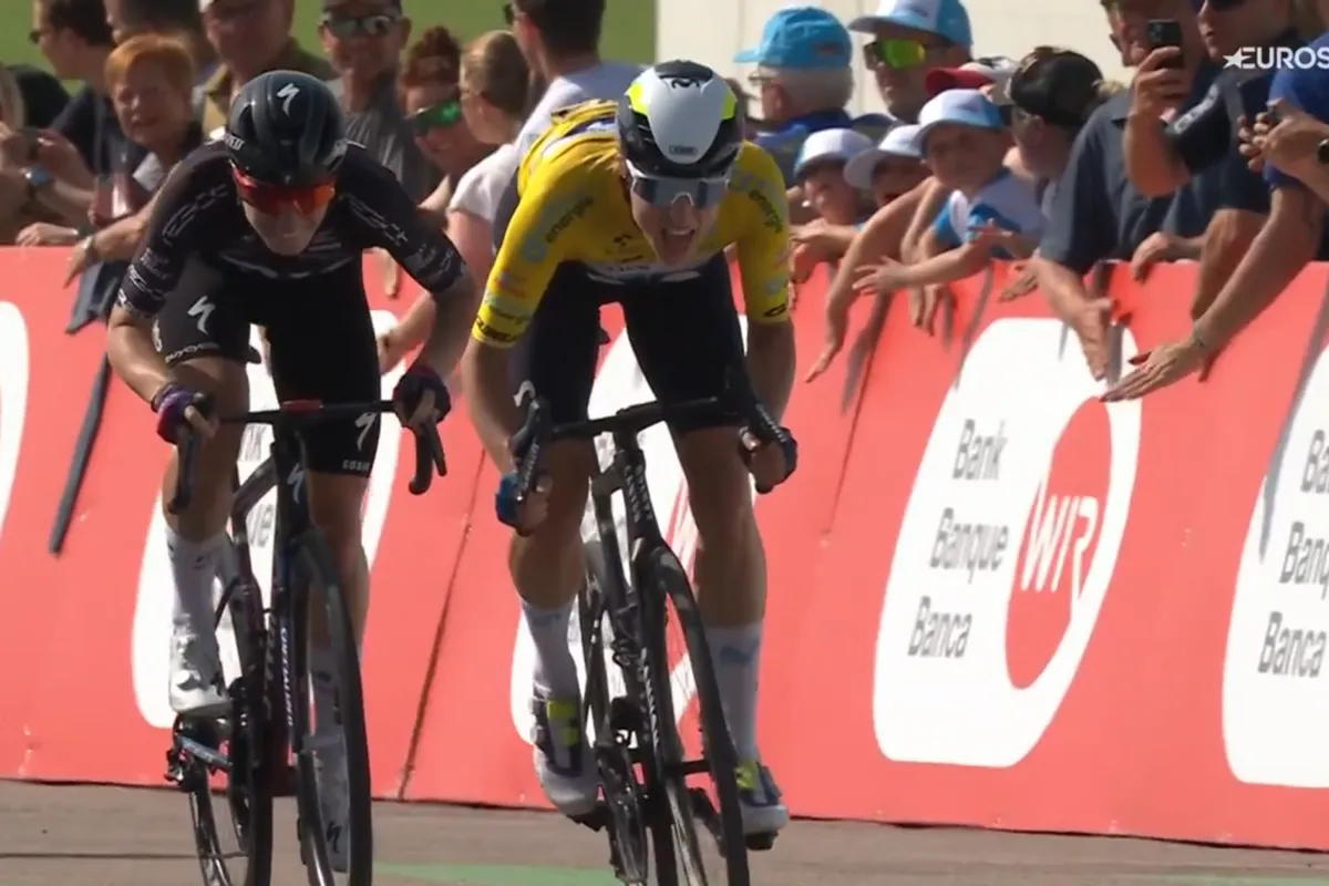 Reusser is extremely annoyed with Vollering: “If she would just act a bit more normal in the race…”